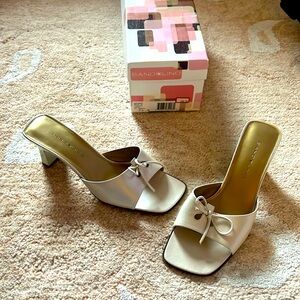 Bandolino leather kitten heel open toe slides NIB size 7.5